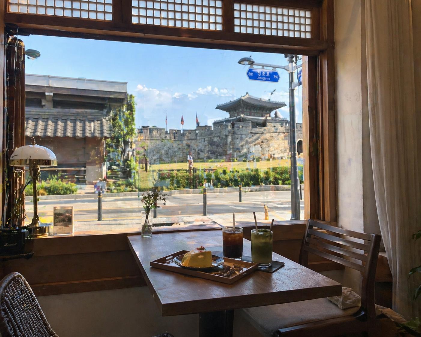 Haengridan-gil(행리단길) : The Cafe Street Inside a UNESCO Fortress