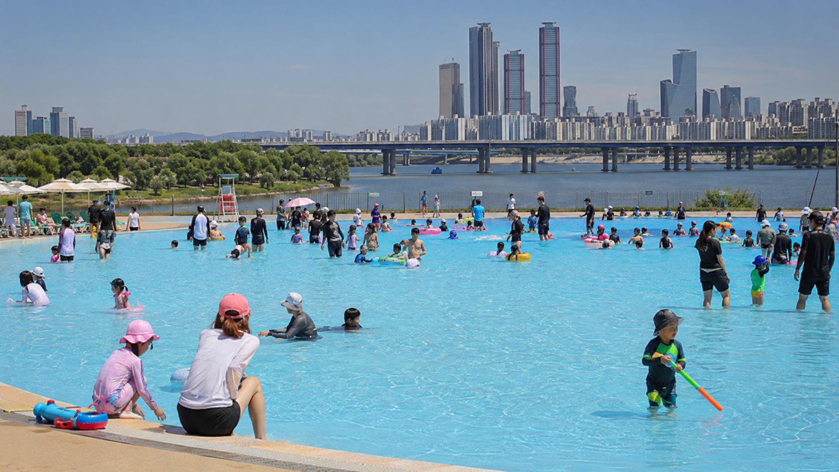 Han River Swimming Pools: Seoul's Best Summer Escape