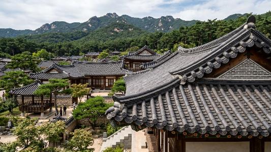 Giwa (기와): A telha que cobre os palácios coreanos há mil anos