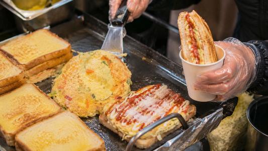 Gilgeori Toast (길거리 토스트): Korea’s Fastest Comfort Breakfast