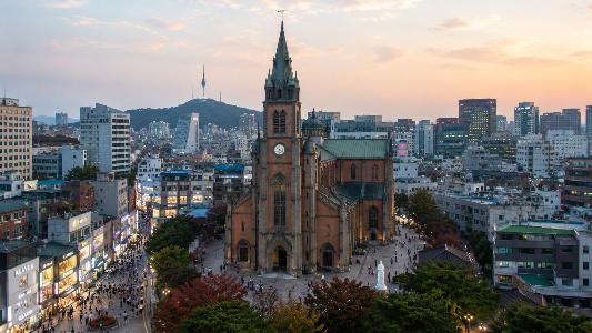 The Quietest Place Hidden Inside Seoul’s Loudest Neighborhood