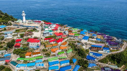 How Korea’s Old Fishing Port Became a Favorite Destination for Young Travelers